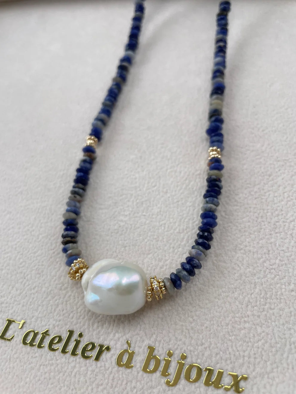 Blue‑vein Stone & Baroque Pendant Necklace
