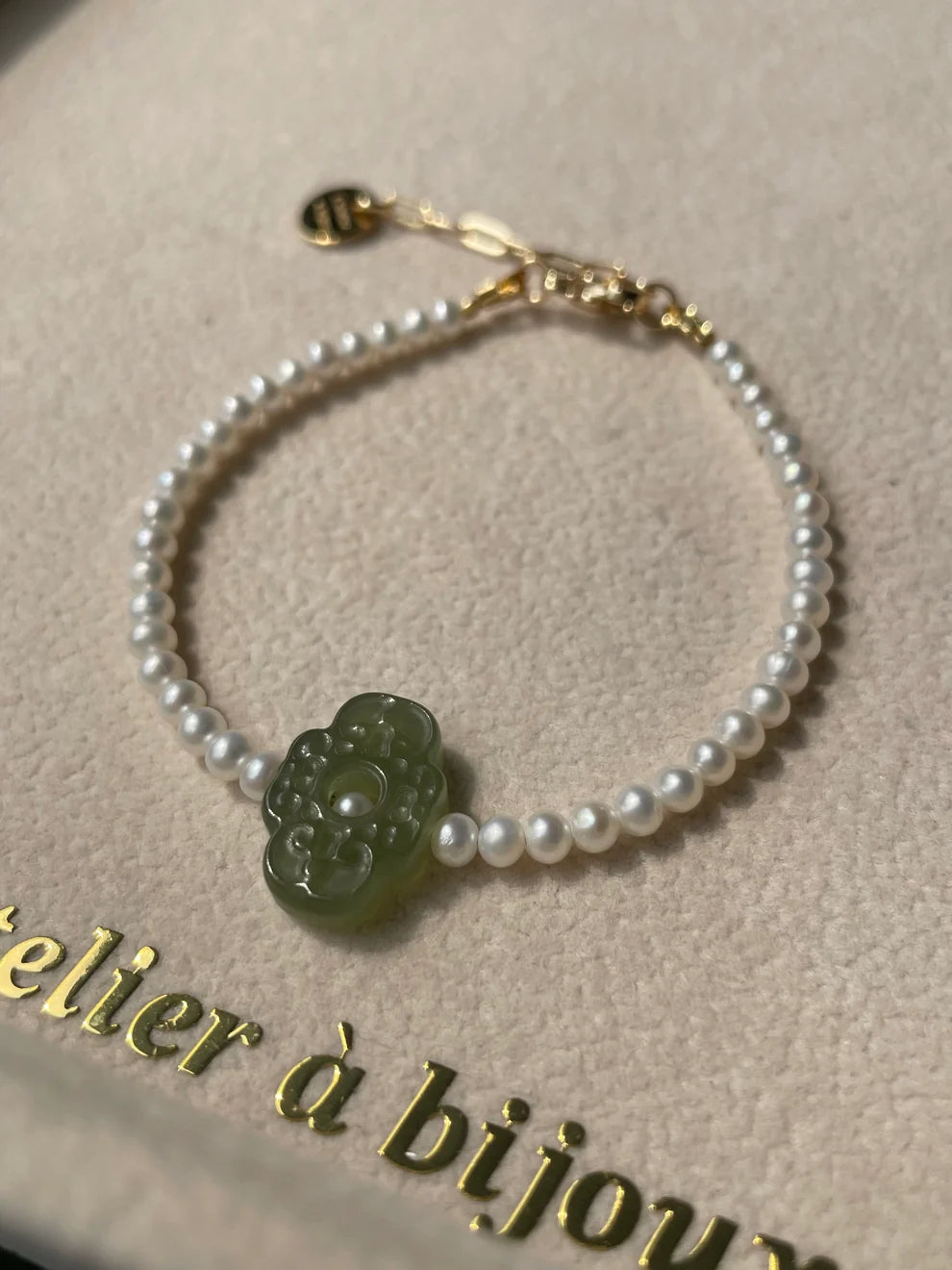 Pi Jade & Freshwater Pearl Bracelet