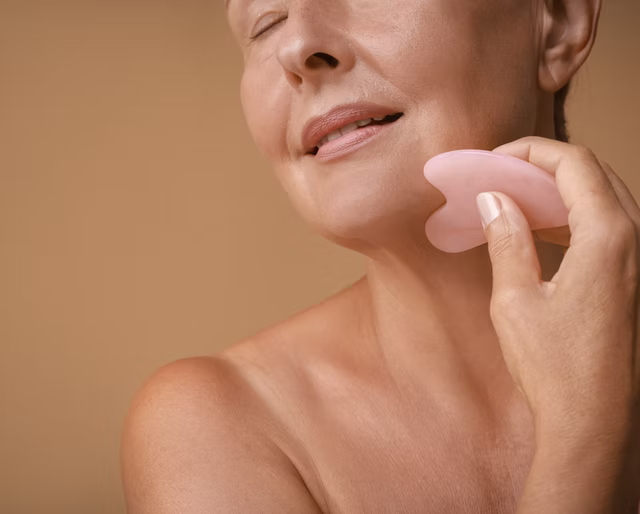 Rose Quartz Gua Sha - Rosie & Joes